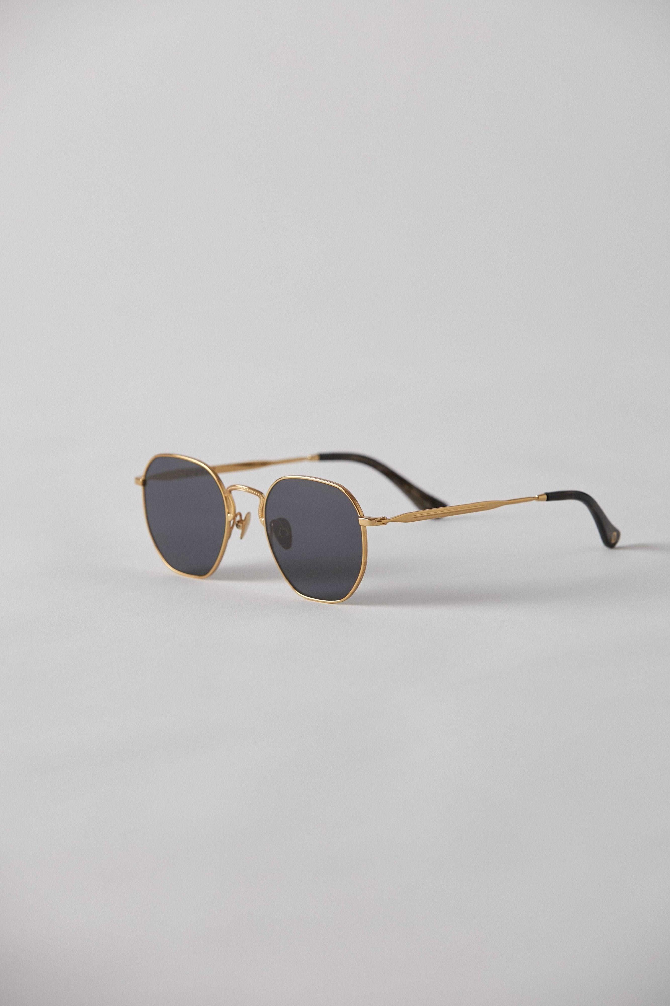 Denz - Gold Polished / Black